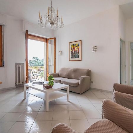 Comfy Flat Steps Away From Siena Station! Lejlighed Eksteriør billede
