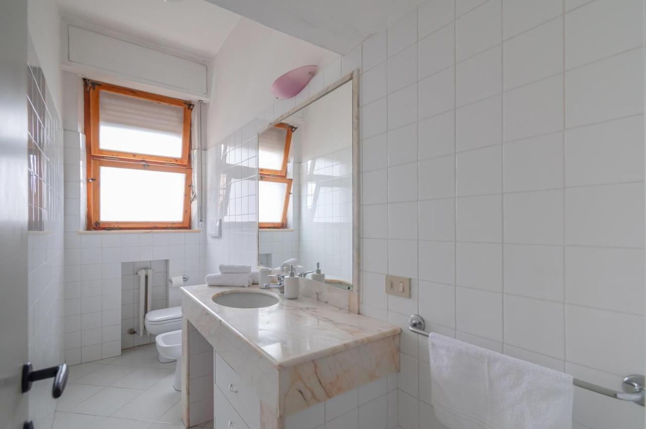 Comfy Flat Steps Away From Siena Station! Lejlighed Eksteriør billede