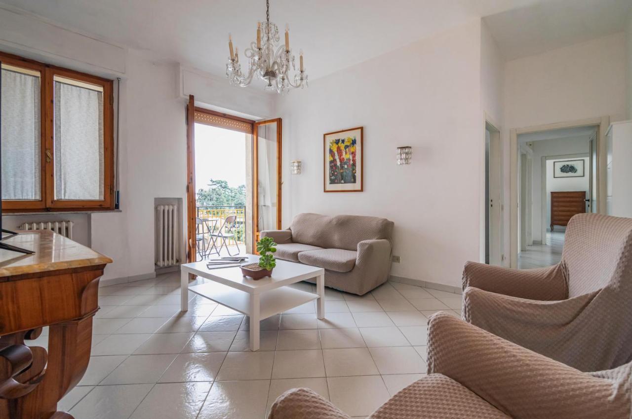 Comfy Flat Steps Away From Siena Station! Lejlighed Eksteriør billede