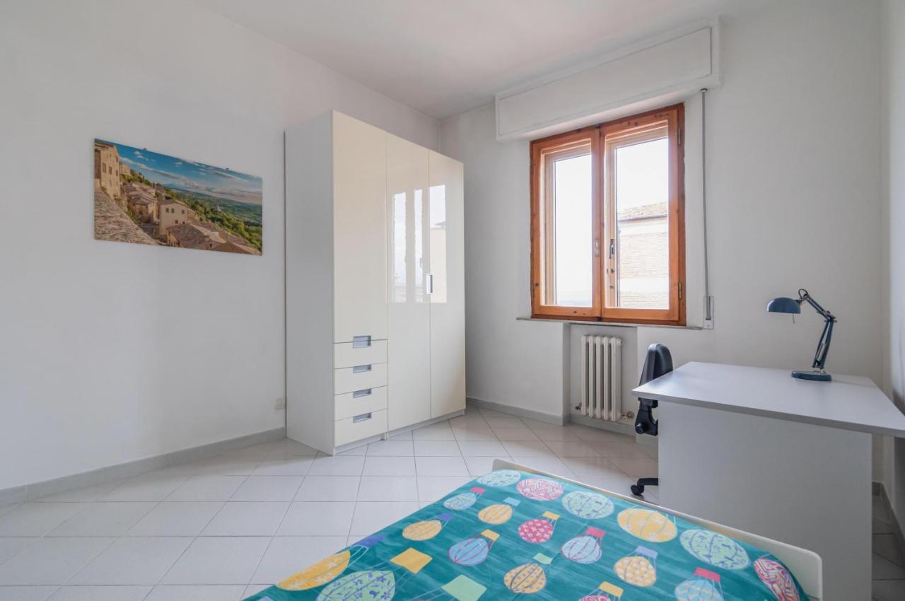 Comfy Flat Steps Away From Siena Station! Lejlighed Eksteriør billede