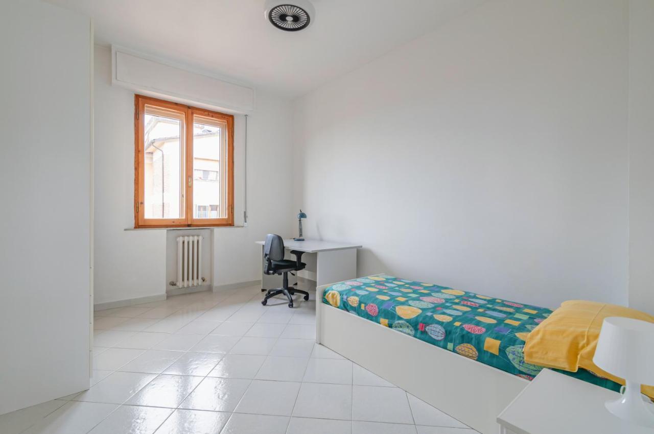 Comfy Flat Steps Away From Siena Station! Lejlighed Eksteriør billede
